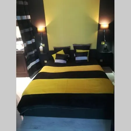 Apartman # Toulon Hyper Centre # Mini Loft Tout Equipe # Golden Nest *