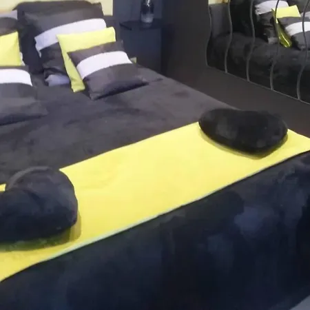 # Toulon Hyper Centre # Mini Loft Tout Equipe # Golden Nest * Toulon